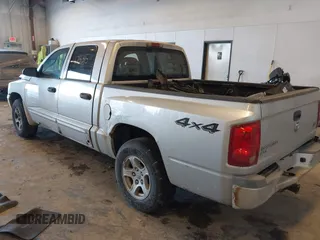 2006 Dodge Dakota SLT with VIN 1D7HW48N46S600256, listed as a IAAI auction lot 41442535 with 184,283 mi miles and . Bid and sale history available at carsss.com. Image 3.