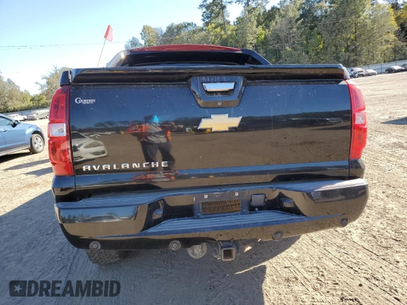 2013 Chevrolet Avalanche LT with VIN 3GNTKFE79DG184119, listed as a Copart auction lot 76673894 with 135,700 mi miles and Salvage Title. Bid and sale history available at DreamBid. Image 6.