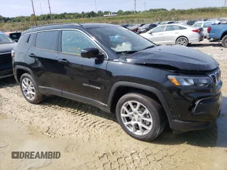 2024 Jeep Compass Latitude Lux z VIN 3C4NJDFN7RT136185, wystawiony jako Copart lot #69064434 z przebiegiem 339 mil mil oraz Szkoda całkowita • Salvage title. Historia ofert i sprzedaży dostępna na DreamBid. Obrazek 4.