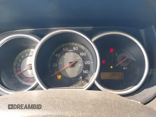 2009 Nissan Versa S z VIN 3N1BC13E39L485461, wystawiony jako IAAI lot #39886048 z przebiegiem Nie podano mil oraz . Historia ofert i sprzedaży dostępna na DreamBid. Obrazek 16.