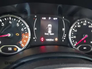 2016 Jeep Renegade Latitude with VIN ZACCJBBT8GPC87587, listed as a IAAI auction lot 41640863 with 106,020 mi miles. Bid and sale history available at carsss.com. Image 15.