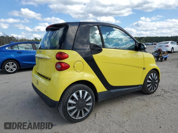 2010 Smart fortwo Pure z VIN WMEEJ3BAXAK371054, wystawiony jako Copart lot #71819294 z przebiegiem 103 177 mil mil oraz Szkoda całkowita • Salvage title. Historia ofert i sprzedaży dostępna na DreamBid. Obrazek 3.