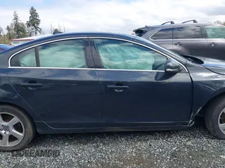 2013 Volvo S60 T5 with VIN YV1612FH5D2221369, listed as a IAAI auction lot 42019723 with 96,002 mi miles. Bid and sale history available at carsss.com. Image 13.