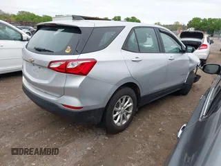2019 Chevrolet Equinox LS with VIN 2GNAXHEV8K6170949, listed as a IAAI auction lot 41965525 with 124,883 mi miles and . Bid and sale history available at carsss.com. Image 4.