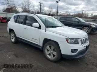 2015 Jeep Compass Latitude with VIN 1C4NJDEB8FD303453, listed as a Copart auction lot 52334755 with 92,005 mi miles and Salvage Title. Bid and sale history available at carsss.com. Image 4.