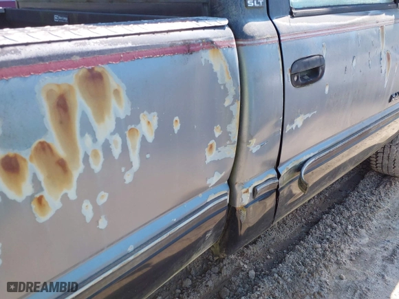 1995 Dodge Ram 1500 with VIN 1B7HC16Y6SS247656, listed as a IAAI auction lot 41247772 with 198,300 mi miles. Bid and sale history available at carsss.com. Image 6.
