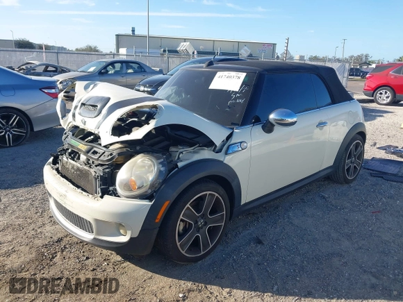 2010 MINI Convertible S z VIN WMWMS3C57ATY08721, wystawiony jako IAAI lot #41740378 z przebiegiem 122 880 mil mil oraz . Historia ofert i sprzedaży dostępna na DreamBid. Obrazek 2.
