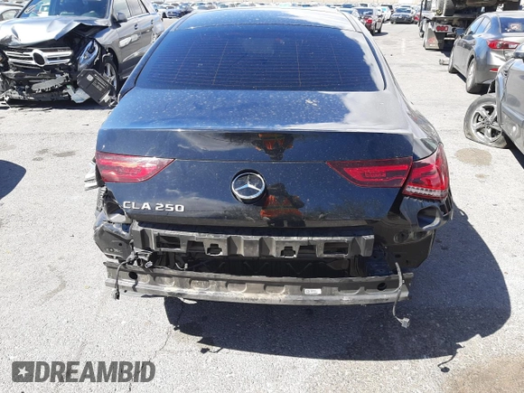 2020 Mercedes-Benz CLA 250 z VIN WDD5J4GB9LN034131, wystawiony jako Copart lot #50998265 z przebiegiem 92 658 mil mil oraz Szkoda całkowita • Salvage title. Historia ofert i sprzedaży dostępna na DreamBid. Obrazek 6.