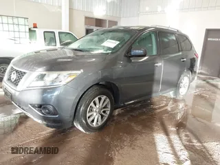 2013 Nissan Pathfinder SV with VIN 5N1AR2MMXDC611964, listed as a IAAI auction lot 41011430 with 207,409 mi miles. Bid and sale history available at carsss.com. Image 2.