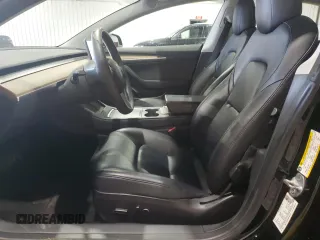 2023 Tesla Model 3 z VIN 5YJ3E1EA4PF451241, wystawiony jako Copart lot #61045835 z przebiegiem 69 738 mil mil oraz Czysty tytuł • Clean title. Historia ofert i sprzedaży dostępna na DreamBid. Obrazek 7.