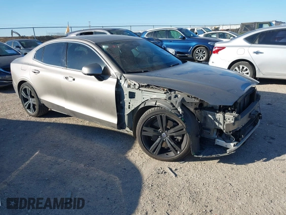 2019 Volvo S60 Inscription with VIN 7JRA22TL9KG001806, listed as a IAAI auction lot 41391582 with 97,189 mi miles. Bid and sale history available at carsss.com. Image 1.