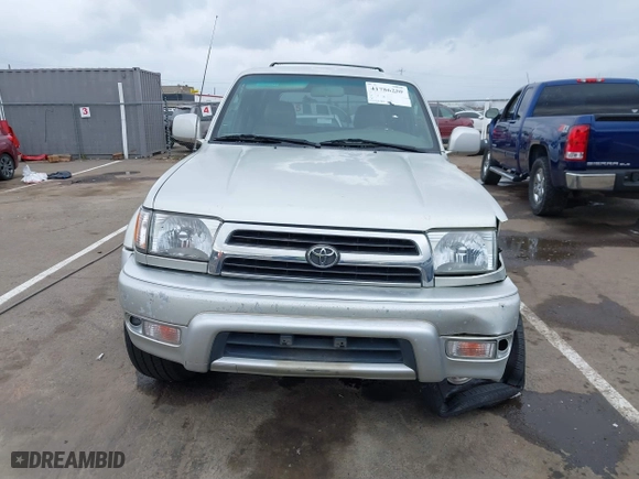2000 Toyota 4Runner Limited with VIN JT3HN87R8Y0301624, listed as a IAAI auction lot 41786250 with 224,680 mi miles. Bid and sale history available at carsss.com. Image 12.