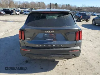 2022 Kia Sorento LX z VIN 5XYRGDLC3NG159872, wystawiony jako Copart lot #47370805 z przebiegiem 21 328 mil mil oraz Szkoda całkowita • Salvage title. Historia ofert i sprzedaży dostępna na DreamBid. Obrazek 6.
