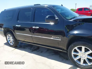 2011 GMC Yukon XL Denali z VIN 1GKS2MEFXBR332506, wystawiony jako IAAI lot #41954317 z przebiegiem 178 036 mil mil oraz . Historia ofert i sprzedaży dostępna na DreamBid. Obrazek 19.