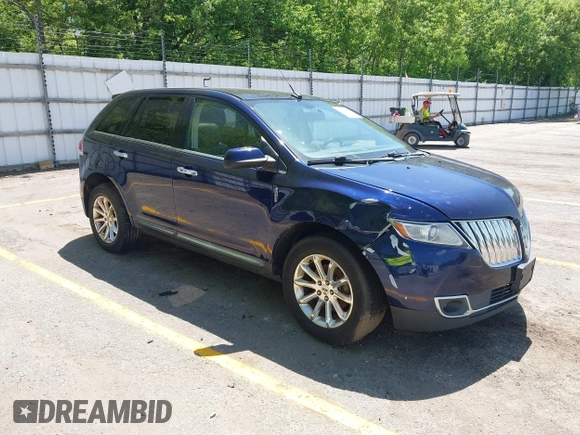 2011 Lincoln MKX z VIN 2LMDJ8JKXBBJ25103, wystawiony jako IAAI lot #42297567 z przebiegiem 122 135 mil mil oraz . Historia ofert i sprzedaży dostępna na DreamBid. Obrazek 1.