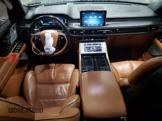 2020 Lincoln Aviator Black Label with VIN 5LM5J9XC6LGL01352, listed as a Copart auction lot 84290214 with 71,182 mi miles and Salvage title. Bid and sale history available at DreamBid. Image 8.