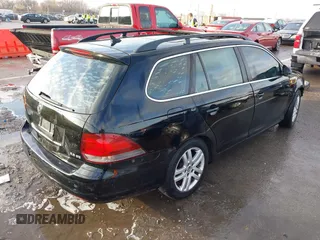 2010 Volkswagen Jetta SE z VIN 3VWTX7AJ9AM604277, wystawiony jako IAAI lot #41048631 z przebiegiem 103 246 mil mil oraz . Historia ofert i sprzedaży dostępna na DreamBid. Obrazek 4.