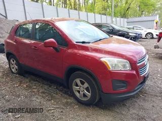 2015 Chevrolet Trax LS z VIN KL7CJPSB0FB198204, wystawiony jako IAAI lot #42237830 z przebiegiem 137 569 mil mil oraz . Historia ofert i sprzedaży dostępna na DreamBid. Obrazek 1.