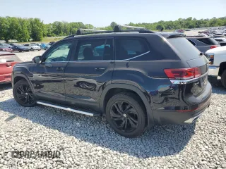 2022 Volkswagen Atlas SE with VIN 1V2JR2CA0NC546229, listed as a Copart auction lot 53565555 with 64,026 mi miles and Salvage title. Bid and sale history available at DreamBid. Image 2.