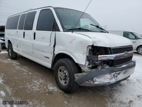 2013 Chevrolet Express Passenger LT with VIN 1GAZG1FG5D1153320, listed as a Copart auction lot 88986785 with 0 mi miles and Salvage Title. Bid and sale history available at carsss.com. Image 4.
