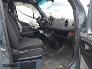 2019 Mercedes-Benz Sprinter Cargo Van with VIN WD4PF0CD5KT004774, listed as a IAAI auction lot 41262434 with 1 mi miles. Bid and sale history available at carsss.com. Image 4.