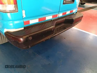 2013 Ford Econoline Cargo Commercial z VIN 1FTNE2EL2DDB26364, wystawiony jako IAAI lot #42854334 z przebiegiem 98 848 mil mil oraz . Historia ofert i sprzedaży dostępna na DreamBid. Obrazek 13.