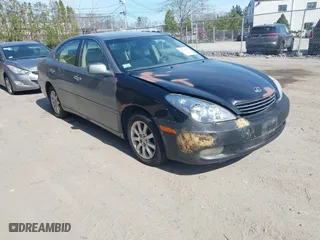 2004 Lexus ES 330 with VIN JTHBA30G745045058, listed as a IAAI auction lot 42098518 with 203,436 mi miles. Bid and sale history available at carsss.com. Image 1.