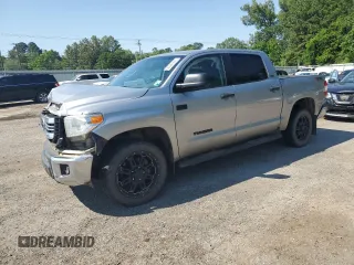 2016 Toyota Tundra SR5 z VIN 5TFDW5F10GX557117, wystawiony jako Copart lot #56503625 z przebiegiem 138 648 mil mil oraz Szkoda całkowita • Salvage title. Historia ofert i sprzedaży dostępna na DreamBid. Obrazek 1.