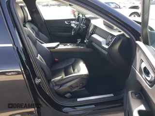 2020 Volvo XC60 Momentum z VIN YV4102RK9L1474206, wystawiony jako IAAI lot #41731881 z przebiegiem 77 908 mil mil oraz . Historia ofert i sprzedaży dostępna na DreamBid. Obrazek 5.