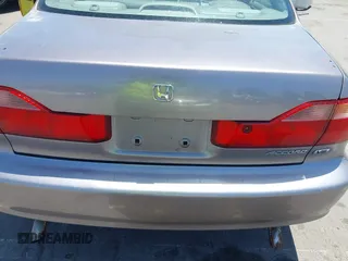 2000 Honda Accord EX с VIN 1HGCG1654YA065541, выставлен на аукционе IAAI как лот 42414986 с пробегом 158 544 миль миль и . История ставок и продаж доступна на DreamBid. Изображение 6.
