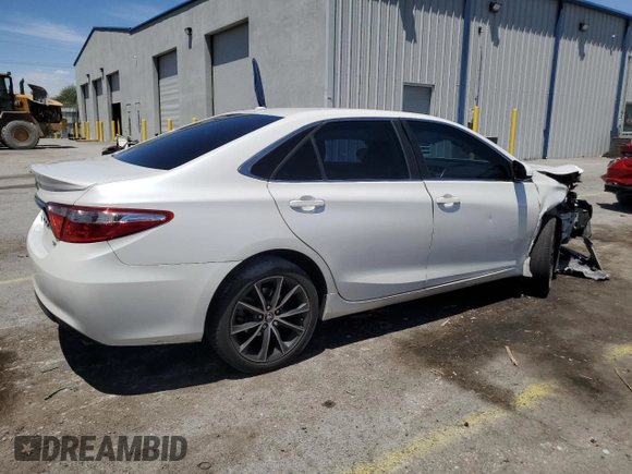 2015 Toyota Camry XLE z VIN 4T1BF1FK1FU020874, wystawiony jako Copart lot #57466195 z przebiegiem 123 881 mil mil oraz Szkoda całkowita • Salvage title. Historia ofert i sprzedaży dostępna na DreamBid. Obrazek 3.