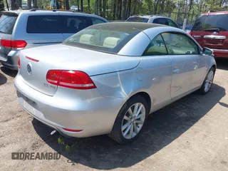 2012 Volkswagen Eos Komfort with VIN WVWBW7AH8CV001621, listed as a IAAI auction lot 41988717 with 146,882 mi miles and . Bid and sale history available at DreamBid. Image 4.