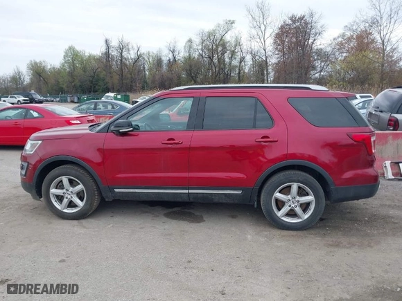 2017 Ford Explorer XLT with VIN 1FM5K8DH3HGC08256, listed as a IAAI auction lot 41955071 with 44,132 mi miles. Bid and sale history available at carsss.com. Image 14.