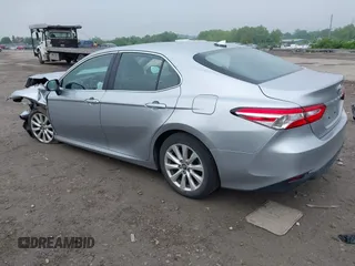 2019 Toyota Camry LE z VIN 4T1B11HK5KU813553, wystawiony jako IAAI lot #42282507 z przebiegiem 22 100 mil mil oraz . Historia ofert i sprzedaży dostępna na DreamBid. Obrazek 3.
