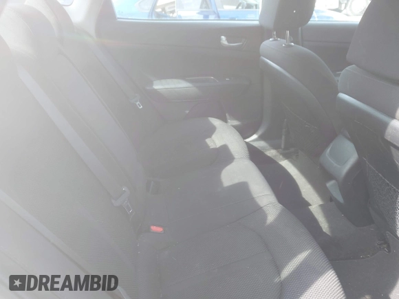 2019 Kia Optima LX with VIN 5XXGT4L38KG300213, listed as a IAAI auction lot 41775052 with 141,402 mi miles. Bid and sale history available at carsss.com. Image 8.