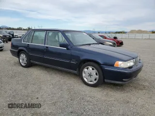 1995 Volvo 960 z VIN YV1KS9610S1055241, wystawiony jako Copart lot #77401364 z przebiegiem 129 926 mil mil oraz Tytuł czysty. Historia ofert i sprzedaży dostępna na DreamBid. Obrazek 4.