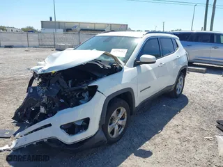 2018 Jeep Compass Latitude with VIN 3C4NJCBB3JT186592, listed as a IAAI auction lot 41776485 with 85,107 mi miles. Bid and sale history available at carsss.com. Image 17.