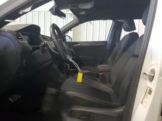 2022 Volkswagen Tiguan SE R-Line Black z VIN 3VV8B7AX3NM092731, wystawiony jako Copart lot #63430355 z przebiegiem 23 435 mil mil oraz Szkoda całkowita • Salvage title. Historia ofert i sprzedaży dostępna na DreamBid. Obrazek 7.