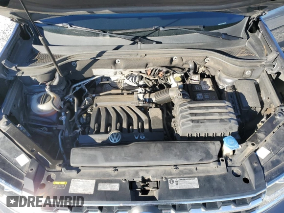 2018 Volkswagen Atlas Launch Edition z VIN 1V2BR2CA7JC503392, wystawiony jako Copart lot #49380255 z przebiegiem 156 340 mil mil oraz Szkoda całkowita • Salvage title. Historia ofert i sprzedaży dostępna na DreamBid. Obrazek 12.