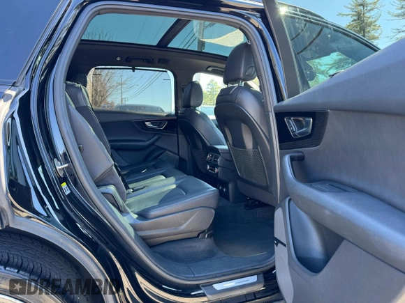 2019 Audi Q7 Prestige with VIN WA1VAAF72KD007695, listed as a Copart auction lot 52756465 with 142,760 mi miles and Clean Title. Bid and sale history available at carsss.com. Image 6.