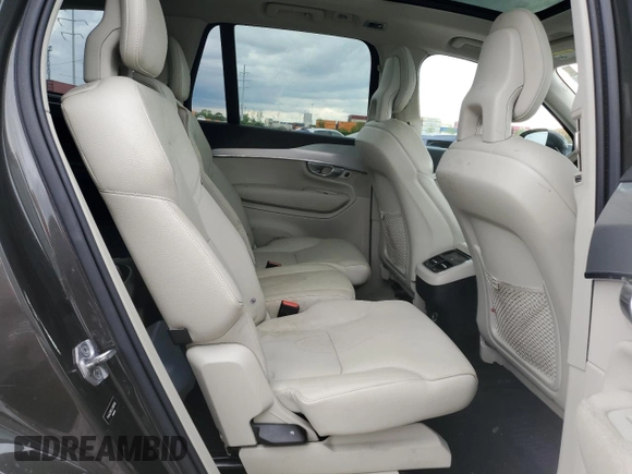 2018 Volvo XC90 Momentum z VIN YV4A22PK5J1197046, wystawiony jako Copart lot #57102435 z przebiegiem 71 987 mil mil oraz Szkoda całkowita • Salvage title. Historia ofert i sprzedaży dostępna na DreamBid. Obrazek 11.