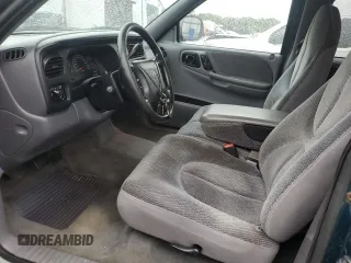 1999 Dodge Dakota SLT с VIN 1B7GL22X8XS268188, выставлен на аукционе Copart как лот 58015675 с пробегом 164 998 миль миль и Списание • Salvage title. История ставок и продаж доступна на DreamBid. Изображение 7.