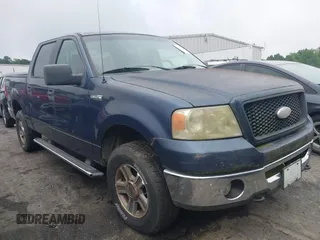 2006 Ford F-150 XLT z VIN 1FTPW14V96FB24542, wystawiony jako IAAI lot #42640030 z przebiegiem 177 420 mil mil oraz . Historia ofert i sprzedaży dostępna na DreamBid. Obrazek 1.