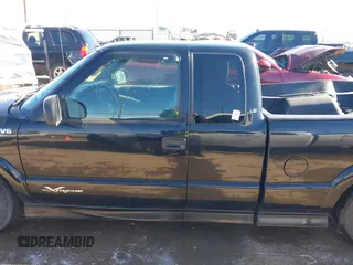 2001 Chevrolet S-10 LS with VIN 1GCCS19W718230397, listed as a IAAI auction lot 41293765 with 151,578 mi miles and . Bid and sale history available at DreamBid. Image 14.