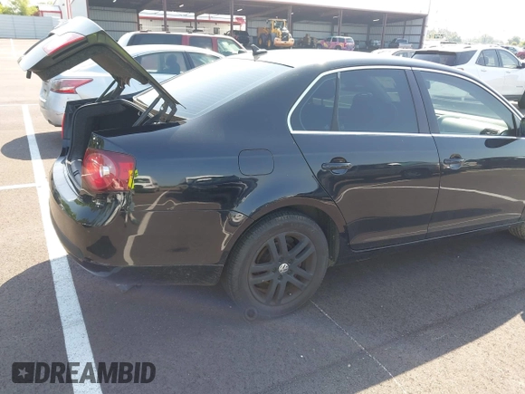 2008 Volkswagen Jetta SE with VIN 3VWRM71K68M057667, listed as a IAAI auction lot 42579020 with 199,732 mi miles and . Bid and sale history available at DreamBid. Image 4.