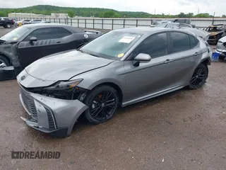 2025 Toyota Camry LE z VIN 4T1DAACK5SU527380, wystawiony jako IAAI lot #42116438 z przebiegiem 4 917 mil mil oraz . Historia ofert i sprzedaży dostępna na DreamBid. Obrazek 19.