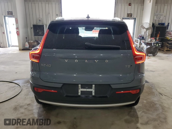 2020 Volvo XC40 Momentum z VIN YV4162UK4L2200587, wystawiony jako Copart lot #55737555 z przebiegiem 32 785 mil mil oraz Szkoda całkowita • Salvage title. Historia ofert i sprzedaży dostępna na DreamBid. Obrazek 6.