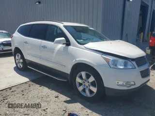 2012 Chevrolet Traverse LTZ z VIN 1GNKRLED5CJ233616, wystawiony jako Copart lot #52309145 z przebiegiem Nie podano mil oraz Szkoda całkowita • Salvage title. Historia ofert i sprzedaży dostępna na DreamBid. Obrazek 4.