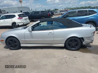 2001 Mercedes-Benz CLK 320/430 z VIN WDBLK70G71T074205, wystawiony jako IAAI lot #42319109 z przebiegiem 214 707 mil mil oraz . Historia ofert i sprzedaży dostępna na DreamBid. Obrazek 15.