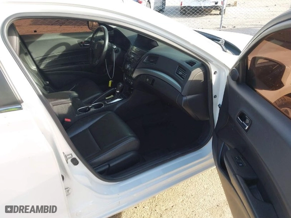 2017 Acura ILX with VIN 19UDE2F32HA007832, listed as a IAAI auction lot 41089138 with 152049 miles. Bid and sale history available at carsss.com. Image 5.